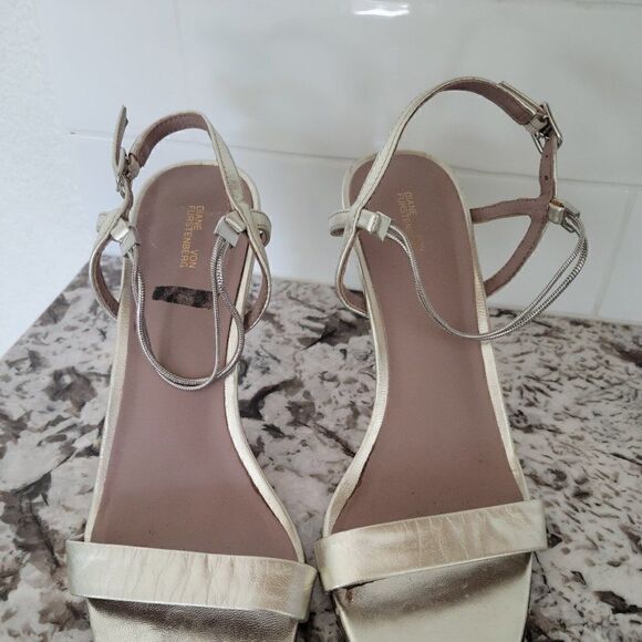 Diane Von Furstenberg Silver Leather Sandals size 7m - Picture 1 of 9